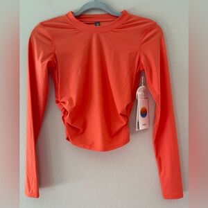 NEW - Vuori - L/S Dune Crew - Light Papaya